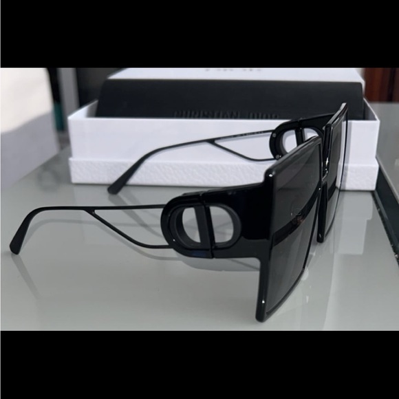 DIOR Sunglasses - Picture 2 of 8